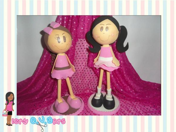Boneca rosa e branca
